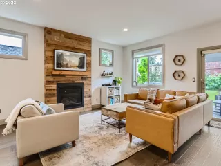 Photo #3: 24095066 Listing