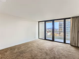 Photo #3: 24095628 Listing 