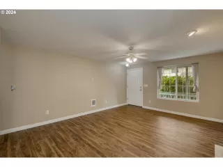 Photo #2: 24096127 Listing