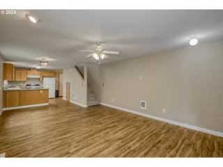 Photo #3: 24096127 Listing