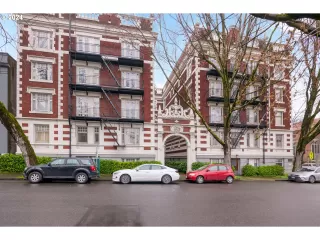 Photo #2: 24098754 Listing