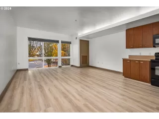 Photo #3: 24099206 Listing 