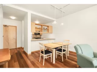 Photo #6: 24099460 Listing 