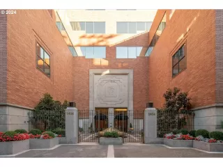 Photo #1: 24099544 Listing