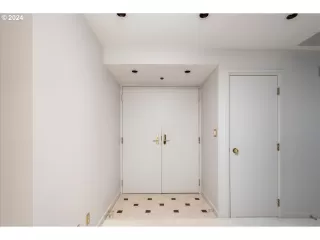 Photo #3: 24099544 Listing