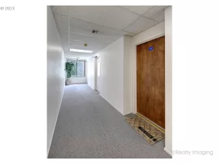 Photo #3: 24099791 Listing