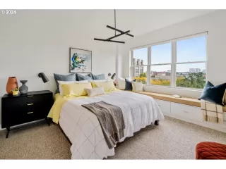 Photo #4: 24100459 Listing