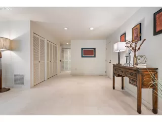 Photo #2: 24102009 Listing