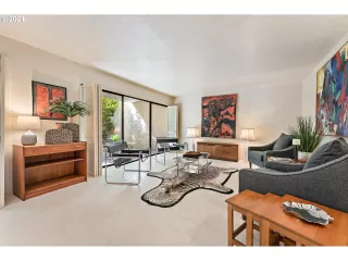 Photo #6: 24102009 Listing