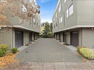 Photo #1: 24102442 Listing 