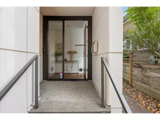 Photo #5: 24102442 Listing 