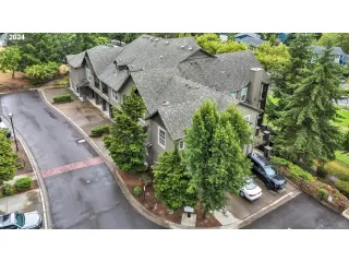 Photo #2: 24102716 Listing