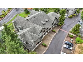 Photo #3: 24102716 Listing