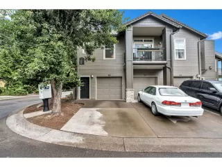 Photo #4: 24102716 Listing