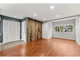 Photo #1: 24103760 Listing 