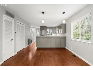 Photo #4: 24103760 Listing 