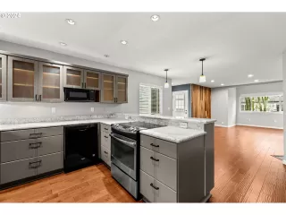 Photo #6: 24103760 Listing 