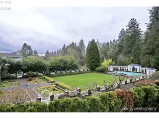 Photo #1: 24103840 Listing