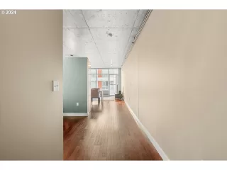 Photo #2: 24103883 Listing