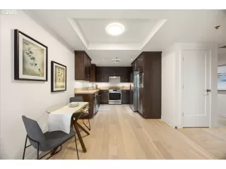 Photo #3: 241042345 Listing