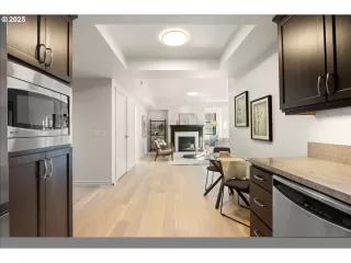 Photo #6: 241042345 Listing