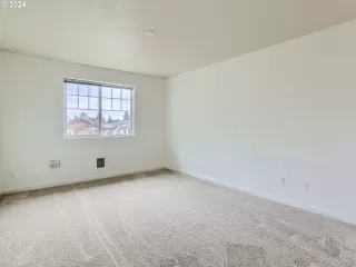 Photo #5: 24104255 Listing