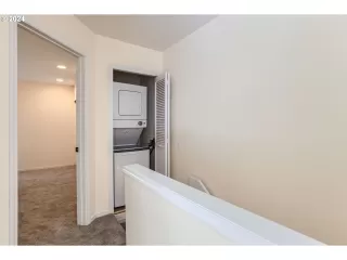 Photo #6: 24104513 Listing