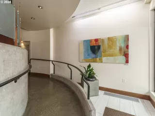 Photo #3: 24104720 Listing