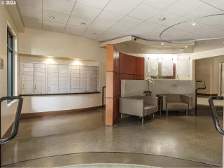 Photo #5: 24104720 Listing