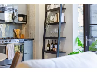 Photo #2: 24106337 Listing