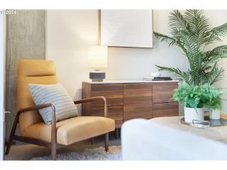 Photo #3: 24106337 Listing