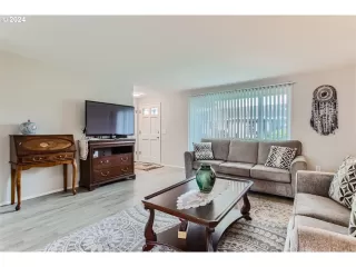 Photo #1: 24106536 Listing