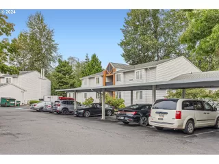 Photo #3: 24107120 Listing