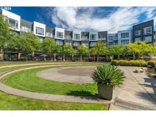 Photo #1: 24107160 Listing