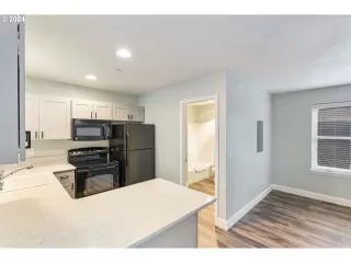 Photo #1: 24108469 Listing