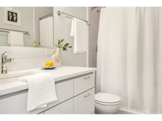 Photo #2: 24109645 Listing 