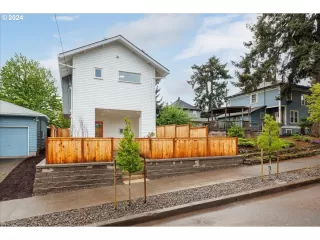 Photo #2: 24110539 Listing 