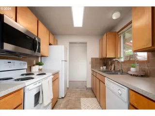 Photo #4: 24111447 Listing 