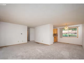 Photo #6: 24111447 Listing 