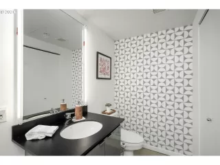 Photo #4: 24111773 Listing