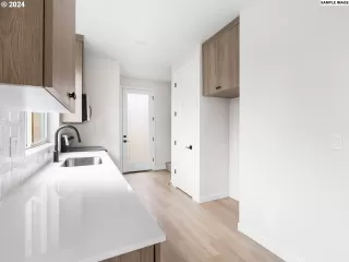 Photo #4: 24111982 Listing 