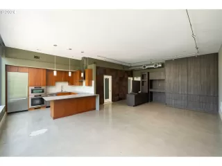 Photo #3: 24112589 Listing 