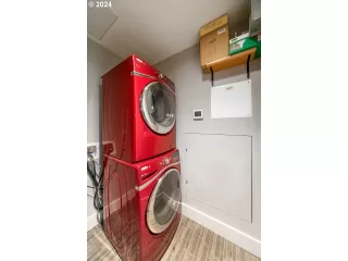 Photo #5: 24112589 Listing 