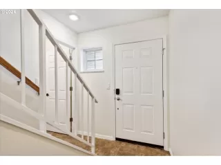 Photo #4: 24112652 Listing