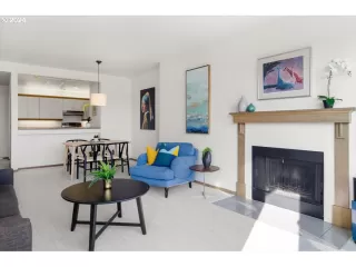 Photo #4: 24112929 Listing 