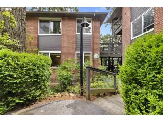 Click for more information on MLS # 24113430 : 570 S STATE ST More Details about MLS # 24113430 : 570 S STATE ST