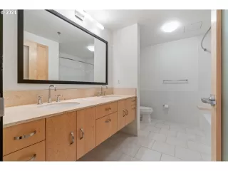 Photo #5: 24113533 Listing 