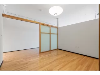 Photo #6: 24113533 Listing 