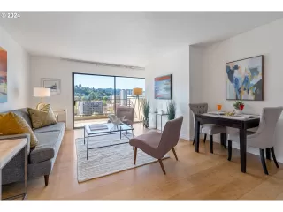 Photo #3: 24113749 Listing