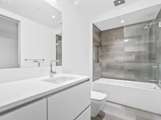 Photo #1: 24113787 Listing 